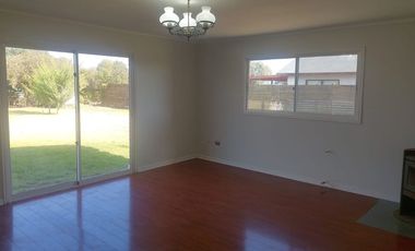 Oportunidad de parcela en Bollenar con linda casa estilo Georgian en excelente estado