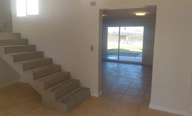 Oportunidad de parcela en Bollenar con linda casa estilo Georgian en excelente estado