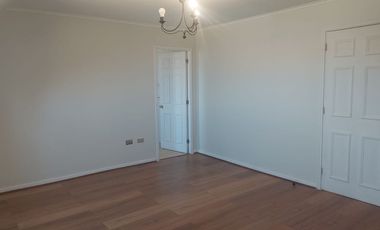 Oportunidad de parcela en Bollenar con linda casa estilo Georgian en excelente estado