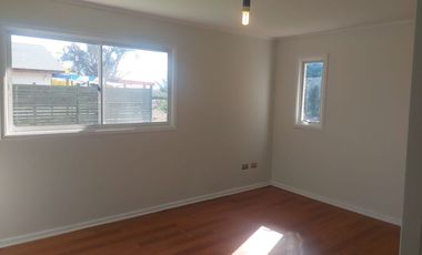 Oportunidad de parcela en Bollenar con linda casa estilo Georgian en excelente estado