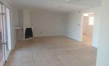 Oportunidad de parcela en Bollenar con linda casa estilo Georgian en excelente estado