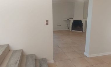 Oportunidad de parcela en Bollenar con linda casa estilo Georgian en excelente estado