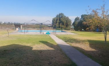 Oportunidad de parcela en Bollenar con linda casa estilo Georgian en excelente estado