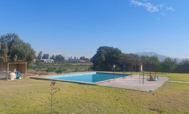 Oportunidad de parcela en Bollenar con linda casa estilo Georgian en excelente estado