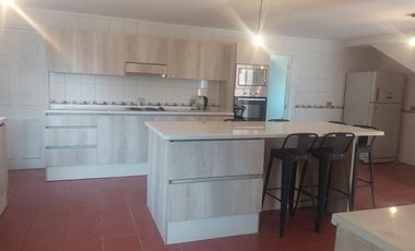 Oportunidad de parcela en Bollenar con linda casa estilo Georgian en excelente estado