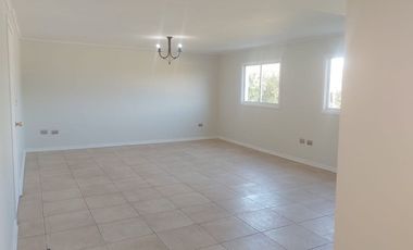 Oportunidad de parcela en Bollenar con linda casa estilo Georgian en excelente estado