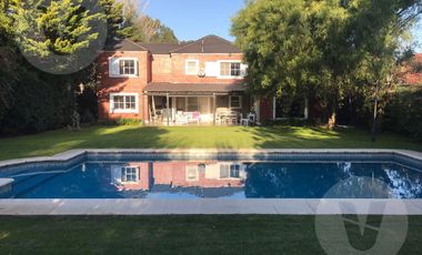Casa en venta y alquiler - Barrio Echeverria del Lago, Canning