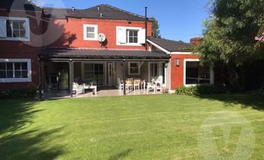 Casa en venta y alquiler - Barrio Echeverria del Lago, Canning