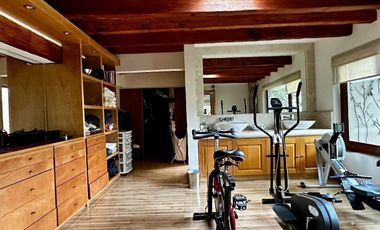 SANTA FE EN PRIVADA CASA AMUEBLADA CON JARDÍN EN VENTA