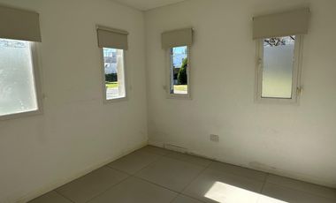 Casa en alquiler en Belen de Escobar