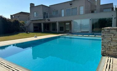 Casa en alquiler en Belen de Escobar