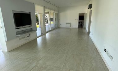 Casa en alquiler en Belen de Escobar