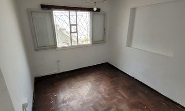 Casa con Departamento en venta en Quilmes Oeste