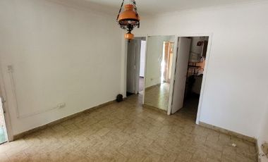 Casa con Departamento en venta en Quilmes Oeste
