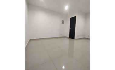 Vendo Oficina en el Centro Comercial Estación Niquia