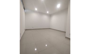 Vendo Oficina en el Centro Comercial Estación Niquia