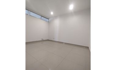 Vendo Oficina en el Centro Comercial Estación Niquia