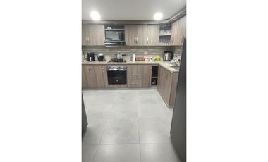 Casa Unifamiliar en Venta en Campo Amor, Medellín