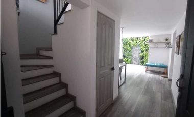 Casa Unifamiliar en Venta en Campo Amor, Medellín