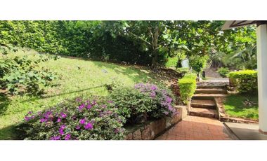 venta de casa campestre en condominio de 2000 M2 en La Mesa Cund.