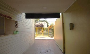 Se Vende amplia Casa Comercial en Quilicura