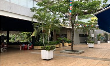 LOCAL 400M2  ALQUILER  -  MALL DAPA