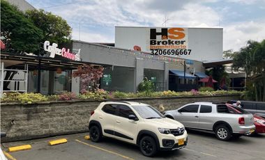 LOCAL 400M2  ALQUILER  -  MALL DAPA