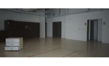LOCAL 400M2  ALQUILER  -  MALL DAPA