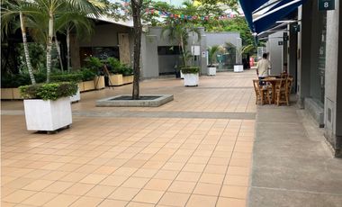 LOCAL 400M2  ALQUILER  -  MALL DAPA