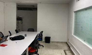 Bodega en Renta con Oficinas Santa Catarina