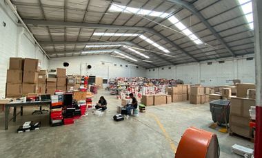 Bodega en Renta con Oficinas Santa Catarina