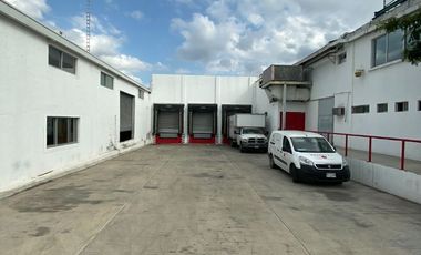 Bodega en Renta con Oficinas Santa Catarina