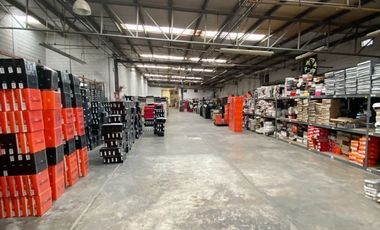 Bodega en Renta con Oficinas Santa Catarina