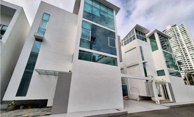 VENTA Y ALQUILER DE CASA  ALTOS DEL GOLF PH MINIMAL HOUSES 640M2 JP