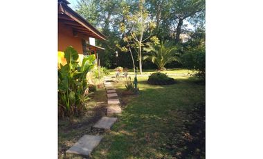CASA EN EL BARRIO 