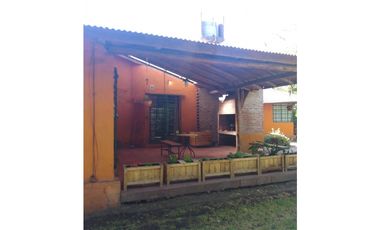 CASA EN EL BARRIO 