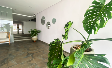 Apartamento en venta en La Castellana: Piscina, gimnasio y estudio