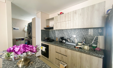 Apartamento en venta en La Castellana: Piscina, gimnasio y estudio