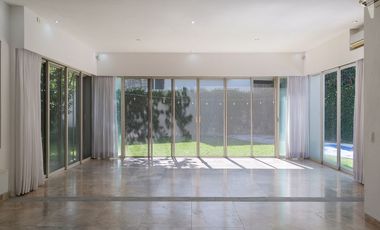 CASA EN VENTA Y  RENTA EN CLUB DE GOLF LAS LOMAS.