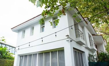 CASA EN RENTA EN CLUB DE GOLF LAS LOMAS.