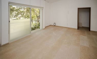 CASA EN RENTA EN CLUB DE GOLF LAS LOMAS.