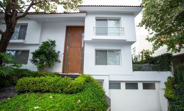 CASA EN RENTA EN CLUB DE GOLF LAS LOMAS.