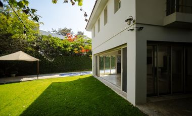 CASA EN RENTA EN CLUB DE GOLF LAS LOMAS.
