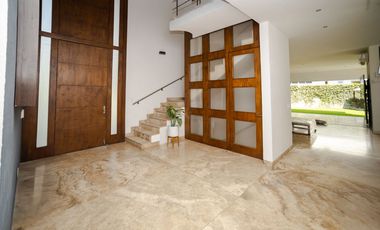 CASA EN RENTA EN CLUB DE GOLF LAS LOMAS.