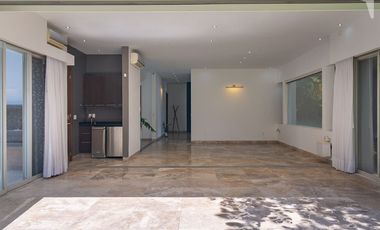 CASA EN VENTA Y  RENTA EN CLUB DE GOLF LAS LOMAS.