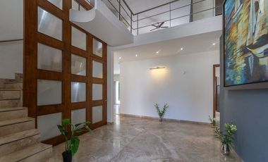 CASA EN VENTA Y  RENTA EN CLUB DE GOLF LAS LOMAS.
