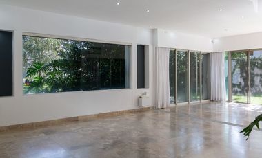 CASA EN VENTA Y  RENTA EN CLUB DE GOLF LAS LOMAS.