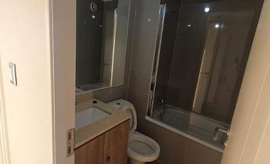 Vendo excelente departamento ubicado en cuarto piso en edificio Centro