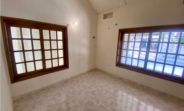 SE ARRIENDA AMPLIA CASA EN EL BARRIO EL PRADO, SANTA MARTA