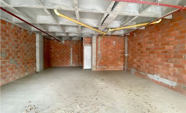 SE ARRIENDA LOCAL COMERCIAL SOBRE LA AVENIDA DEL FERROCARRIL